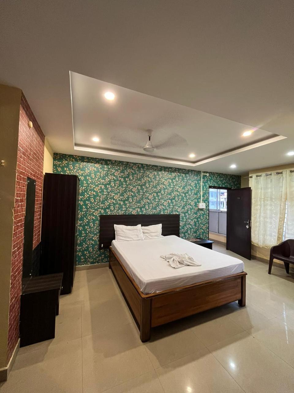 H K Residency Near Kalakshetra Hotel Guwahati Bagian luar foto