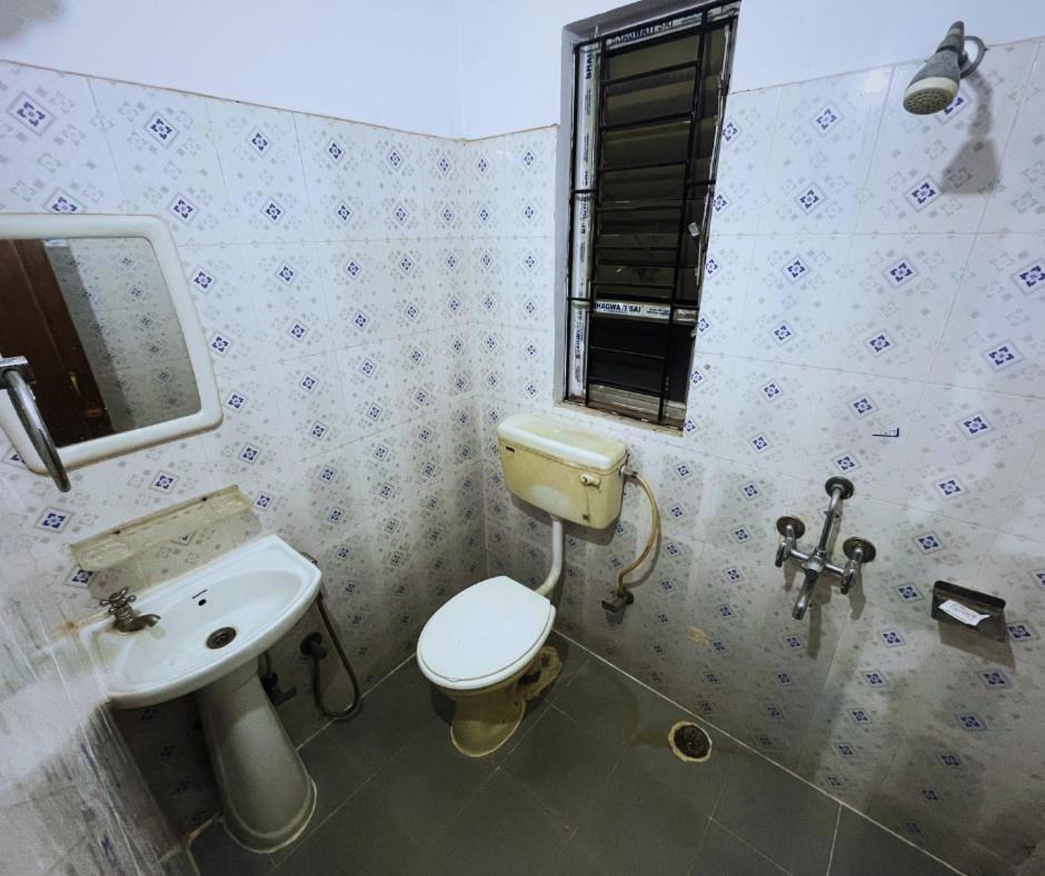 H K Residency Near Kalakshetra Hotel Guwahati Bagian luar foto